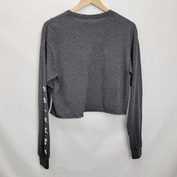 FRIENDS Cropped Boxy Long Sleeve Tee Shirt Size Medium - Picture 2 of 12